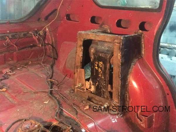 Поставил на свой Москвич: двигатель на 400 л.с и полный привод 4х4 Поставил на свой Москвич: двигатель на 400 л.с и полный привод 4х4