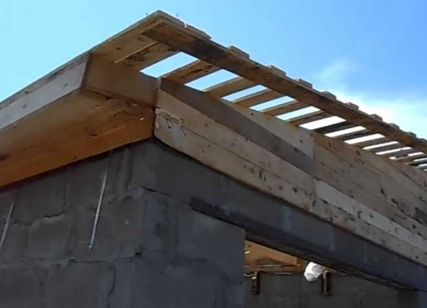 Подробное руководство по выполнению подшивки односкатной крыши Подробное руководство по выполнению подшивки односкатной крыши