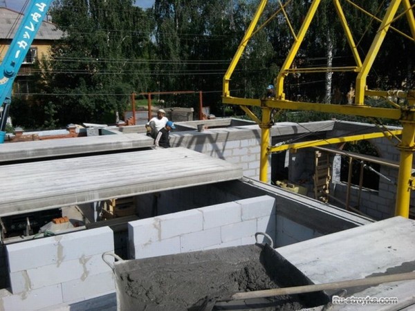 Монтаж плит перекрытия