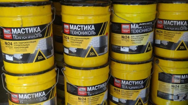 Битумная мастика для гидроизоляции кровли: применение и особенности обмазочного материала