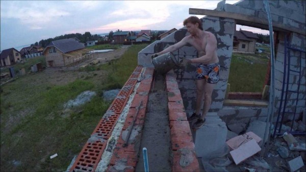 Способы создания надежного армопояса из кирпича для стен из газоблоков Способы создания надежного армопояса из кирпича для стен из газоблоков