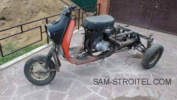 Восстановление мотороллера Муравей, установка двигателя 18 л.с и самодельной кабины