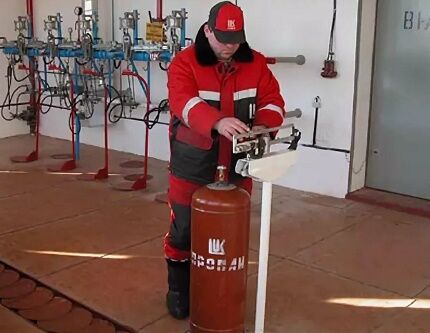 Правила заправки бытовых газовых баллонов на АГЗС: нормы и требования по обеспечению безопасности Правила заправки бытовых газовых баллонов на АГЗС: нормы и требования по обеспечению безопасности