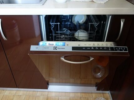 Обзор посудомоечной машины Electrolux ESL94200LO: каковы причины сверхпопулярности?