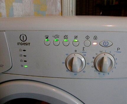Ремонт стиральной машины Indesit своими руками: обзор частых неисправностей и способов их устранения Ремонт стиральной машины Indesit своими руками: обзор частых неисправностей и способов их устранения