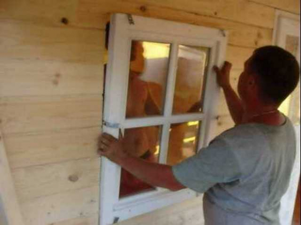 Выбор и установка деревянных окон для дачи: полезные советы и рекомендации Выбор и установка деревянных окон для дачи: полезные советы и рекомендации