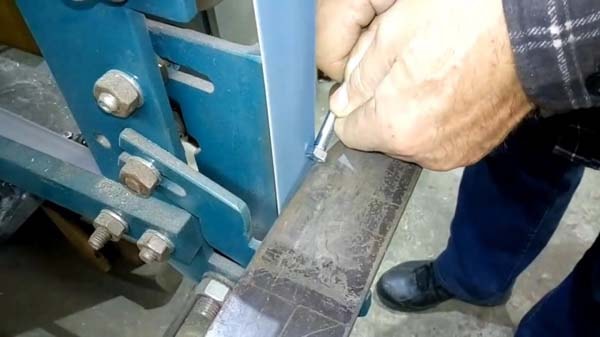 Самодельное приспособление для заточки ножей мясорубки Самодельное приспособление для заточки ножей мясорубки