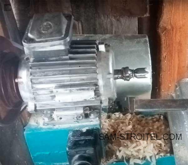 Токарный станок своими руками с электродвигателем 2.5 кВт Токарный станок своими руками с электродвигателем 2.5 кВт