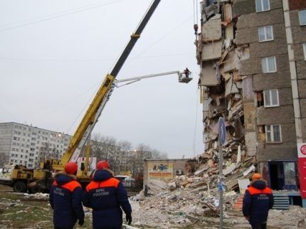 Утечка газа: куда следует звонить, что можно и нельзя делать если в квартире пахнет газом Утечка газа: куда следует звонить, что можно и нельзя делать если в квартире пахнет газом