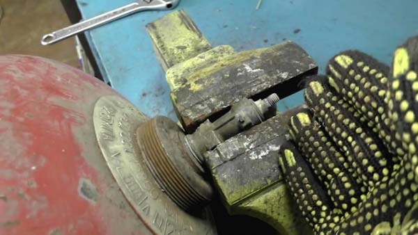 Печь из газовых баллонов сделанная своими руками Печь из газовых баллонов сделанная своими руками