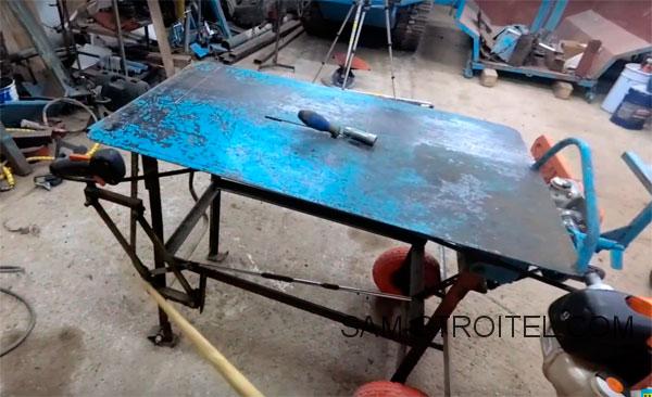 Самодельный станок для пилки дров сделанный из мотокосы Самодельный станок для пилки дров сделанный из мотокосы